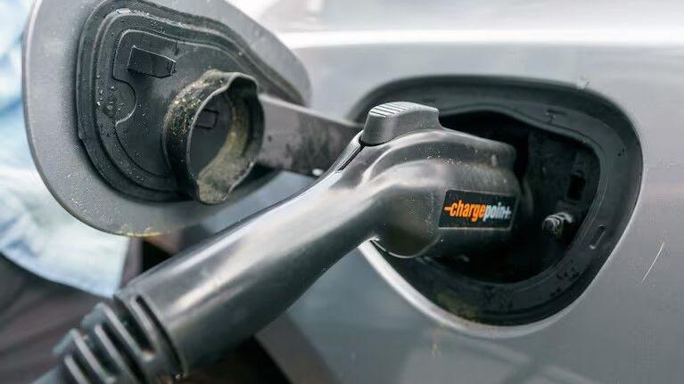 Oregon to expand network of EV fast chargers
